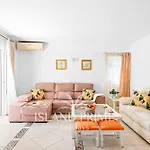 Διαμέρισμα 3x Bedroom With Heated Pool Og101